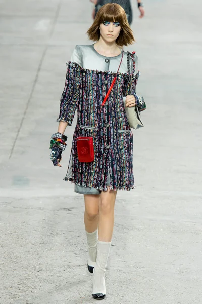 Look 25